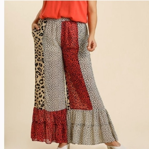 Umgee U.S.A Mixed Animal Print Red Ruffle Pants‎ size small